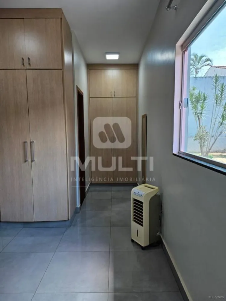 Casa, 4 quartos, 212 m² - Foto 2