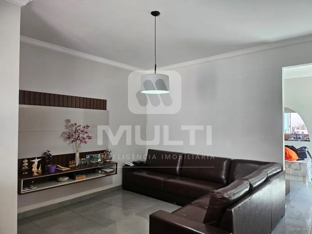 Casa, 4 quartos, 212 m² - Foto 1