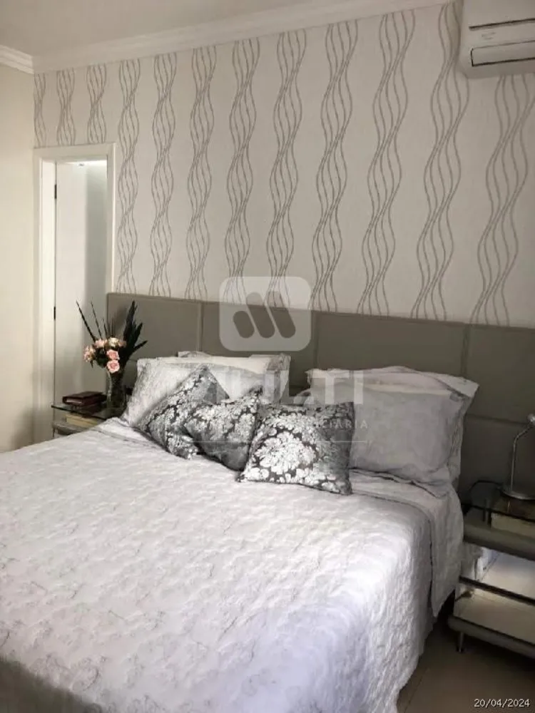 Casa, 4 quartos, 375 m² - Foto 1