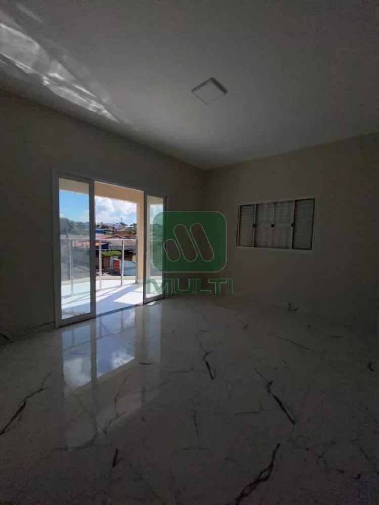 Apartamento à venda com 3 quartos, 159m² - Foto 2