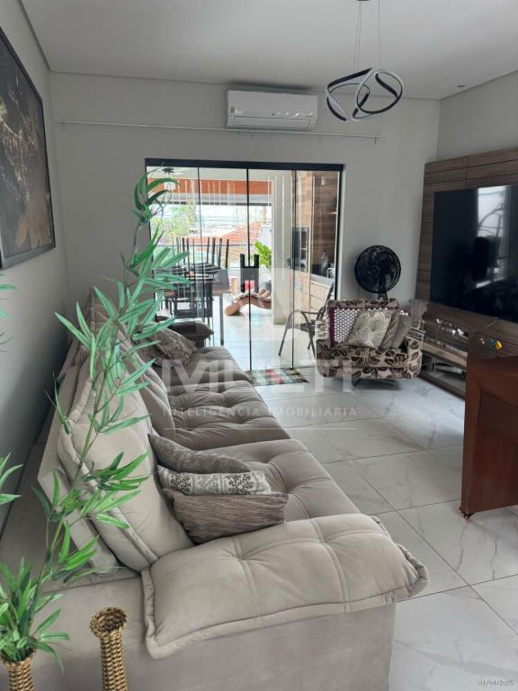 Casa, 3 quartos, 159 m² - Foto 1