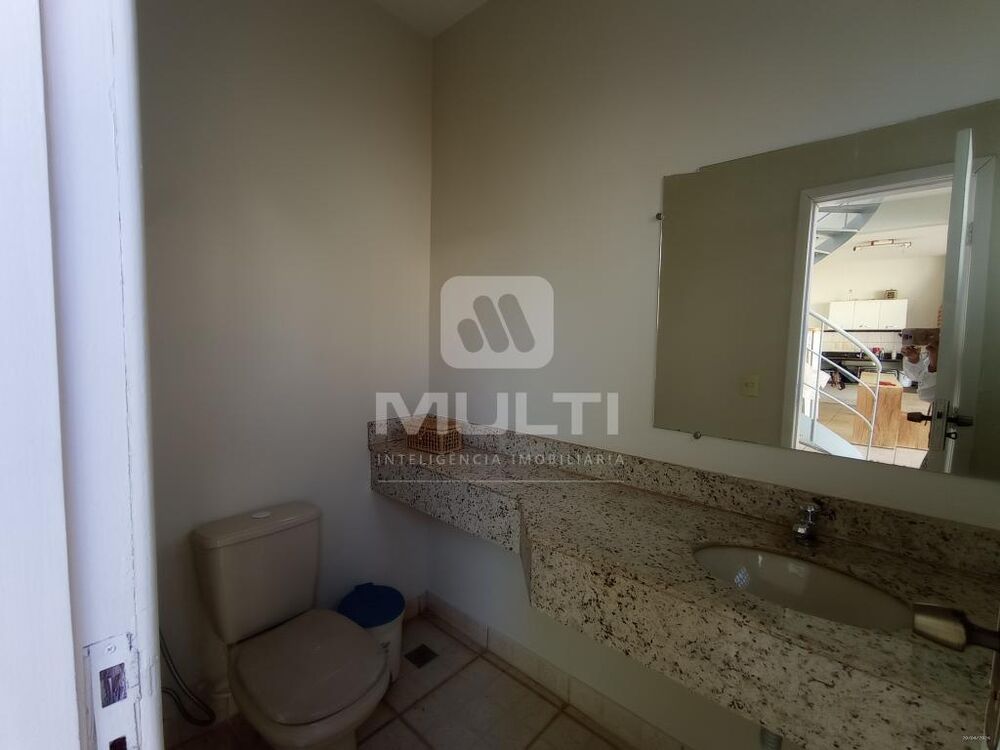 Casa, 4 quartos, 330 m² - Foto 1