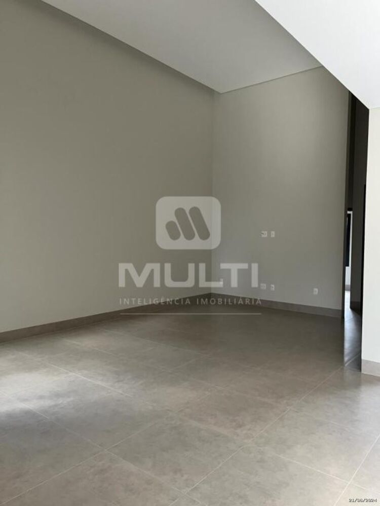 Casa, 3 quartos, 240 m² - Foto 1