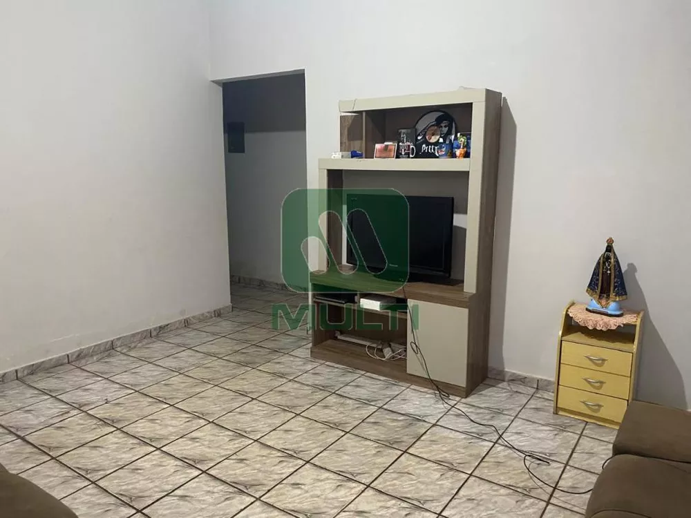 Casa à venda com 3 quartos, 119m² - Foto 2