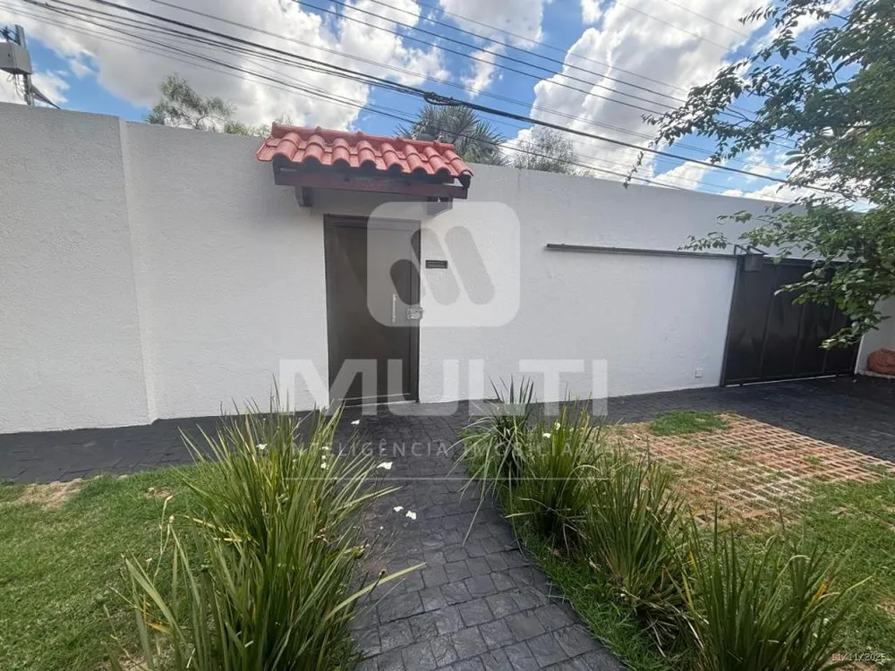 Casa, 3 quartos, 291 m² - Foto 1