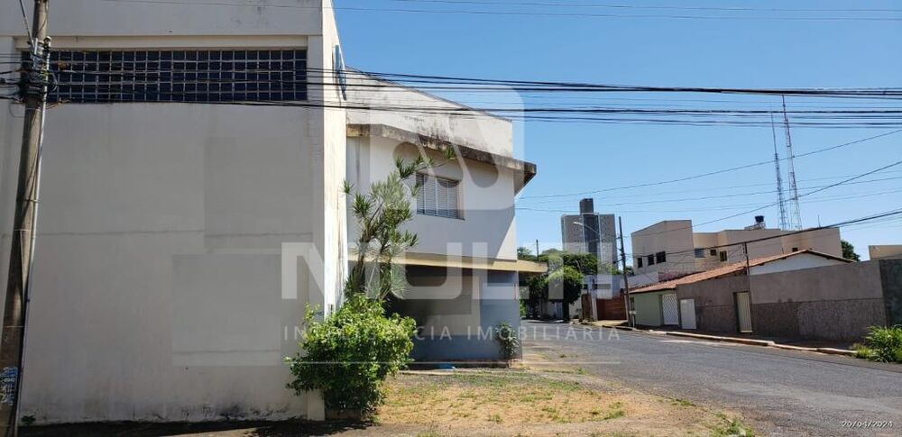 Casa, 1 quarto, 360 m² - Foto 1