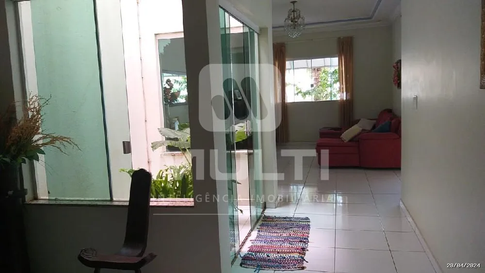 Casa, 3 quartos, 182 m² - Foto 1
