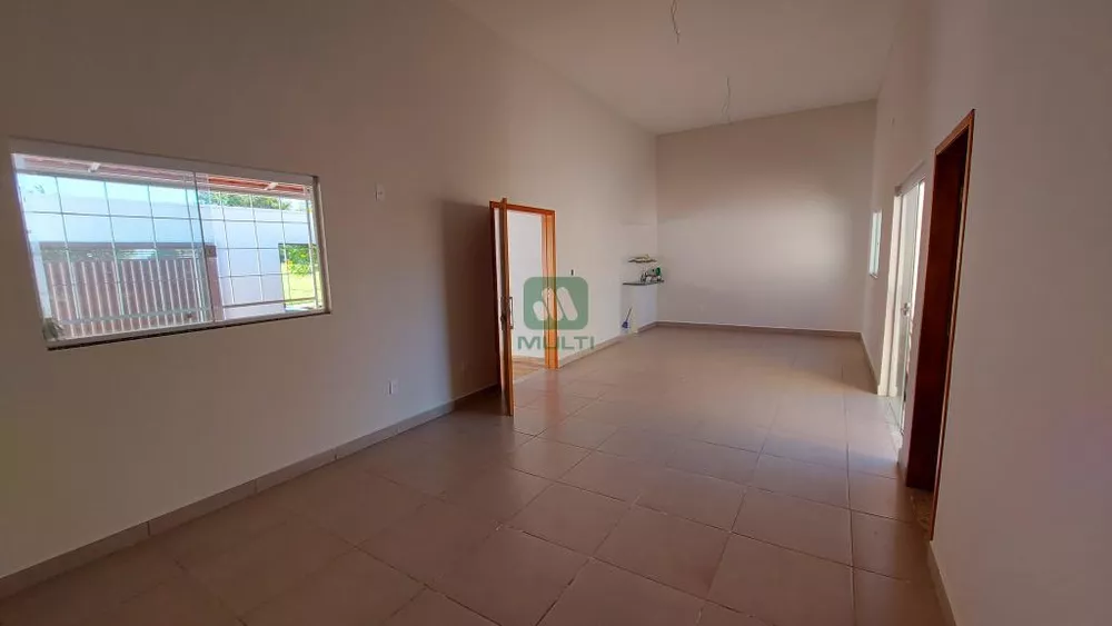 Casa à venda com 2 quartos, 130m² - Foto 3