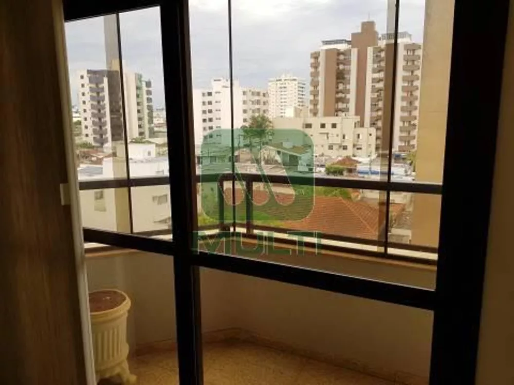 Apartamento à venda com 3 quartos, 203m² - Foto 13