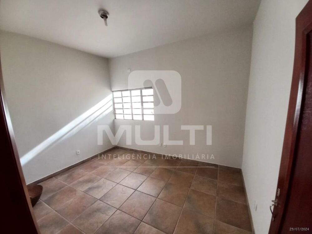 Casa, 3 quartos, 219 m² - Foto 3