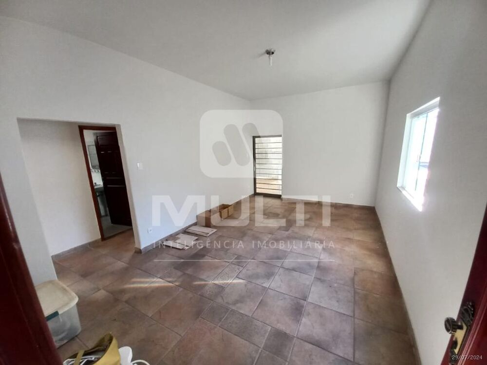 Casa, 3 quartos, 219 m² - Foto 2