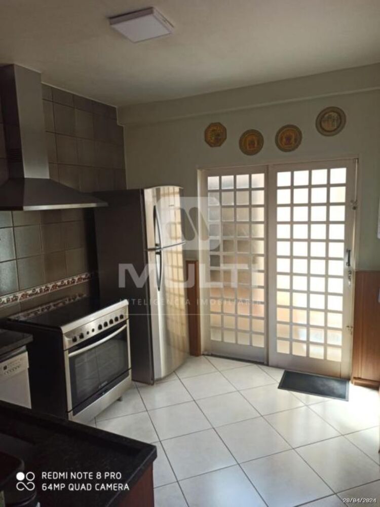 Casa, 3 quartos, 270 m² - Foto 27