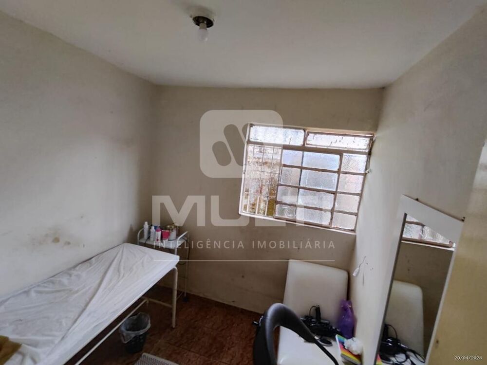 Casa, 7 quartos, 230 m² - Foto 4