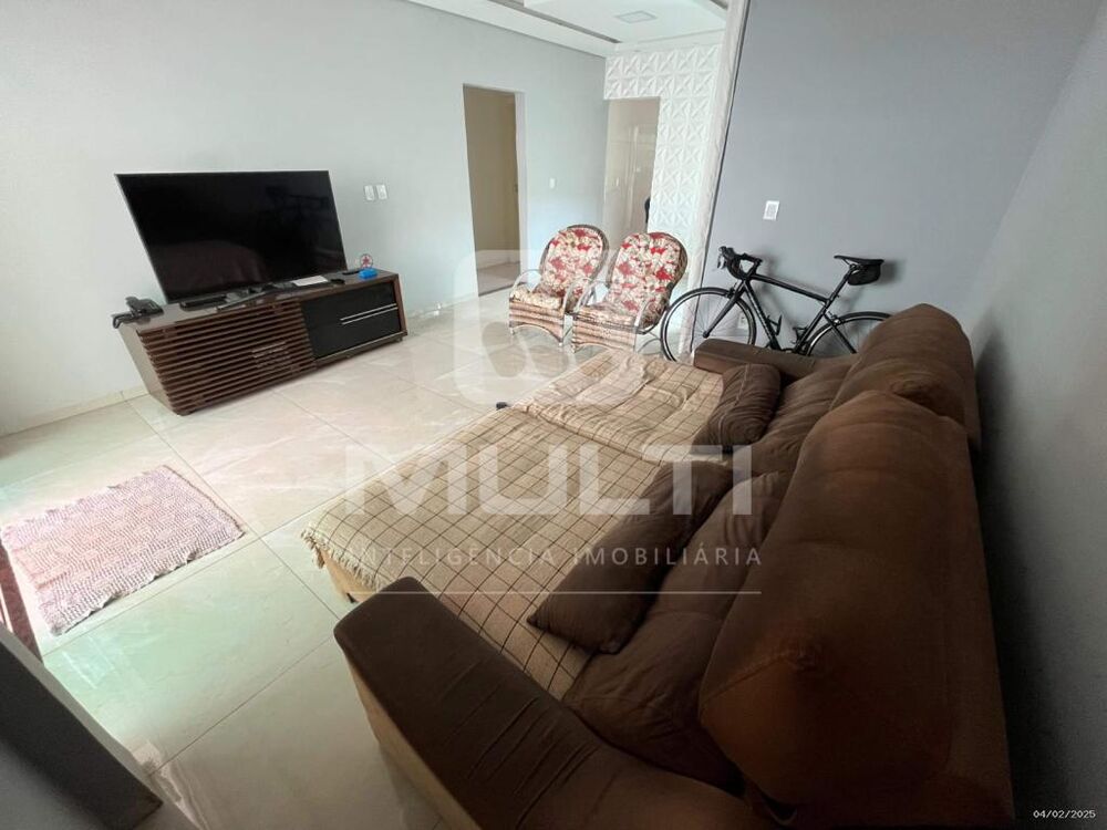 Casa, 3 quartos, 202 m² - Foto 2