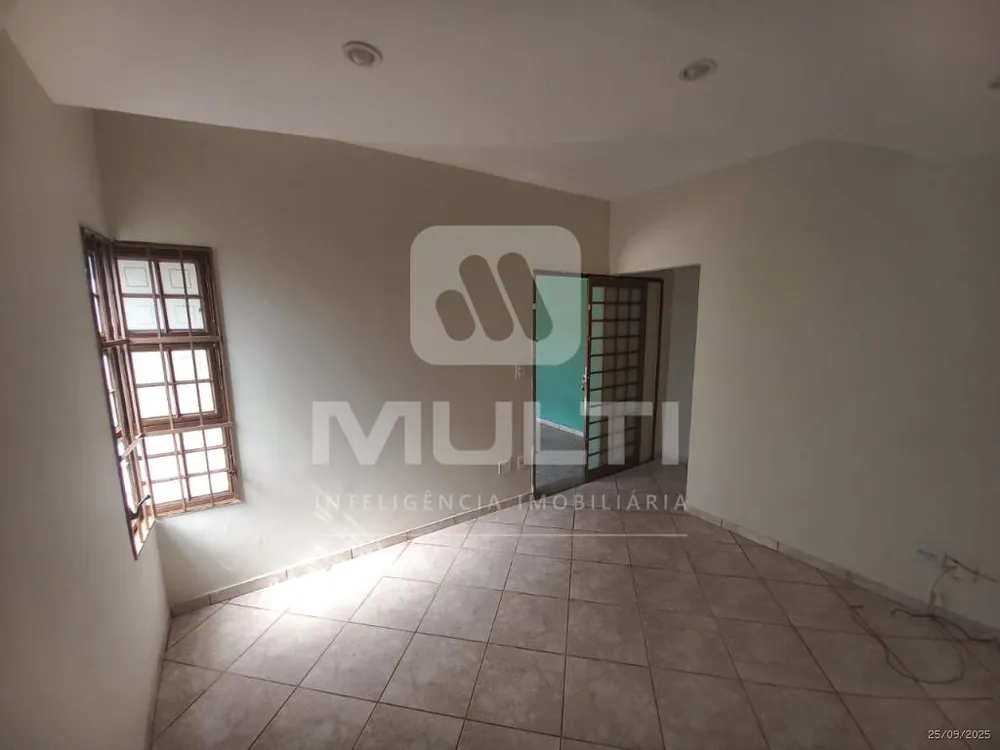 Casa, 3 quartos, 220 m² - Foto 3