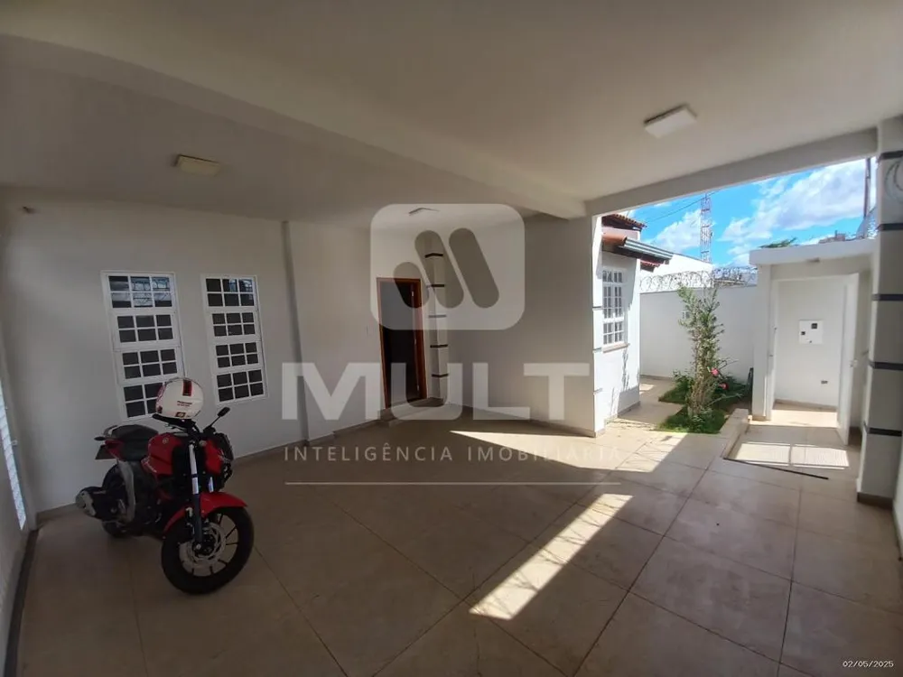 Casa, 4 quartos, 236 m² - Foto 2