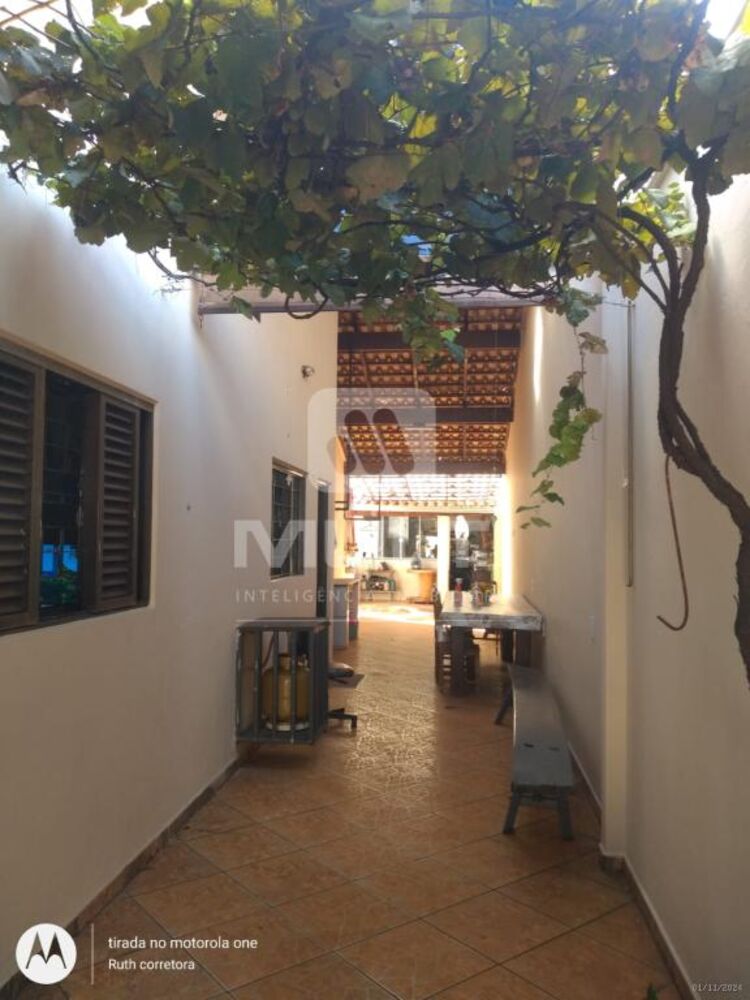 Casa, 3 quartos, 199 m² - Foto 1