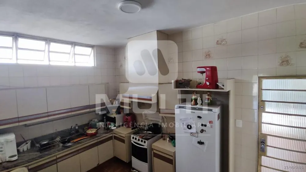 Casa, 4 quartos, 250 m² - Foto 9
