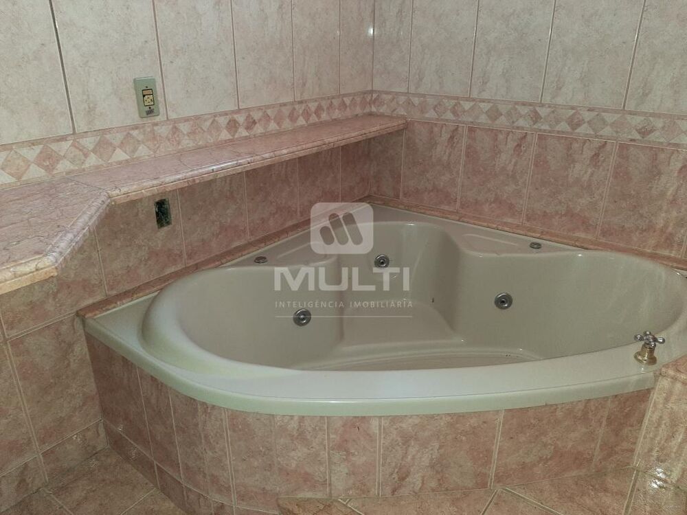 Casa, 3 quartos, 229 m² - Foto 1