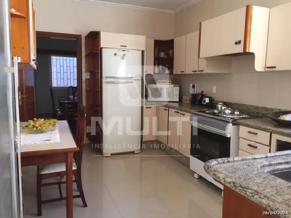 Casa, 3 quartos, 240 m² - Foto 12