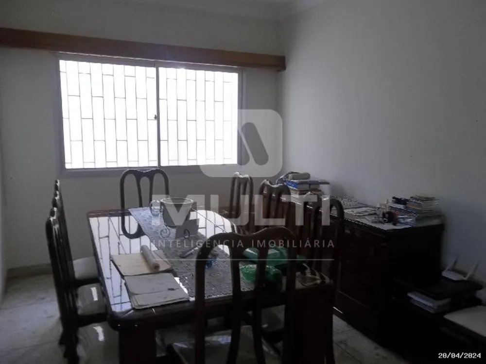 Casa, 3 quartos, 240 m² - Foto 2