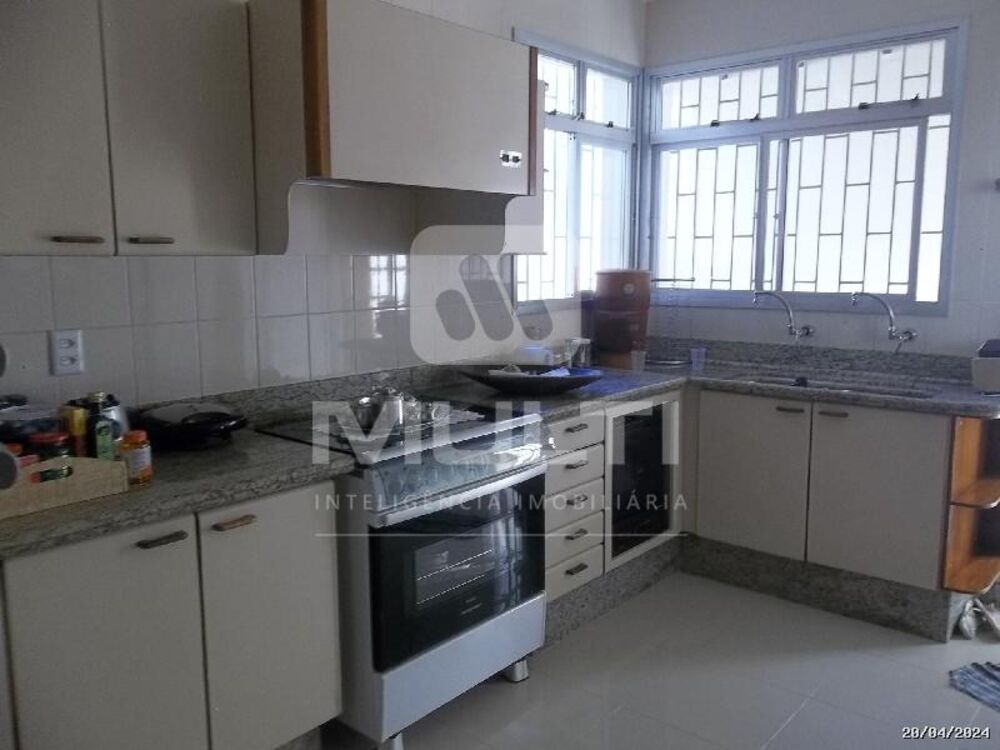 Casa, 3 quartos, 240 m² - Foto 3