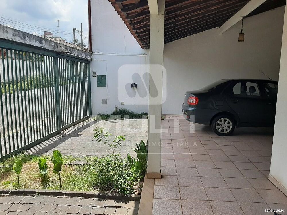 Casa, 3 quartos, 201 m² - Foto 2
