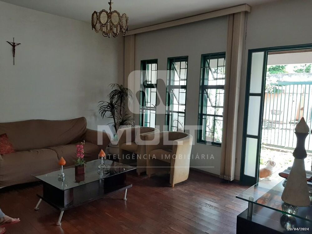 Casa, 3 quartos, 201 m² - Foto 1