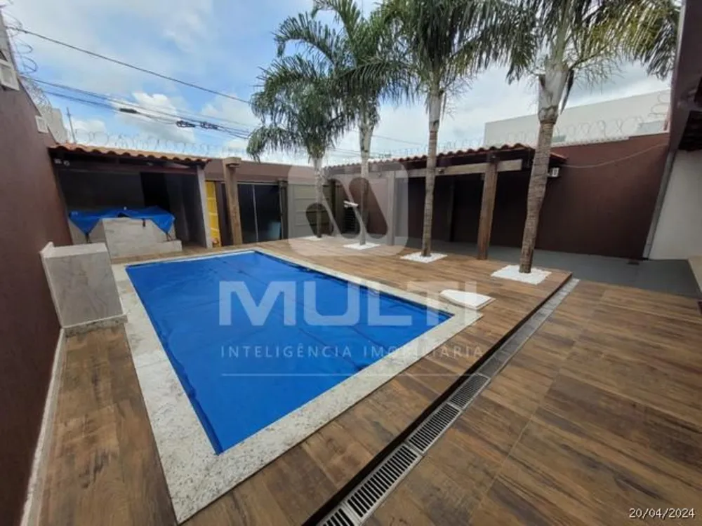 Casa, 3 quartos, 195 m² - Foto 1
