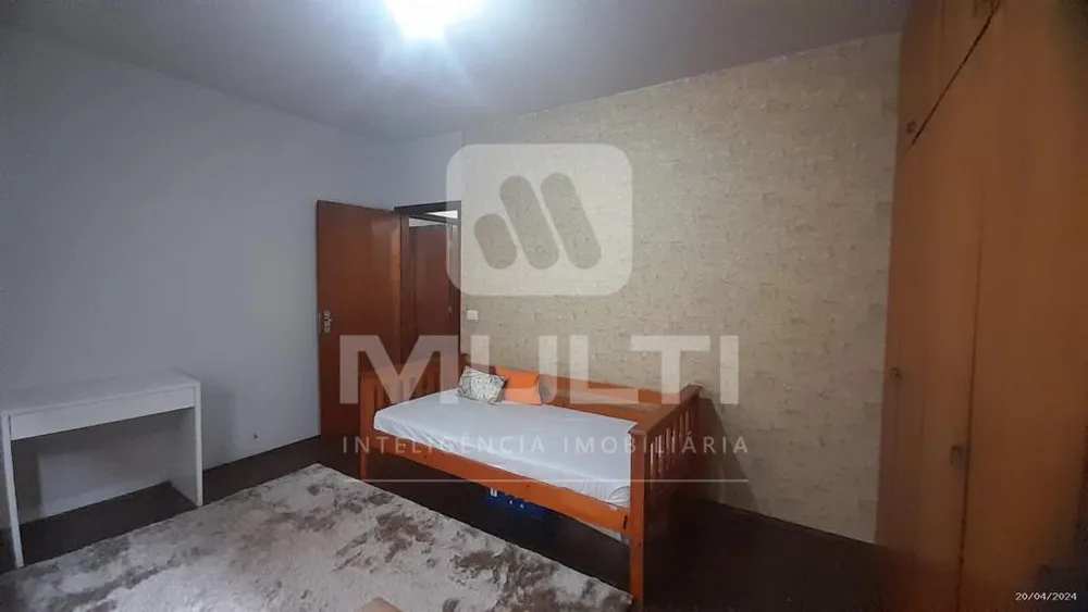 Casa, 3 quartos, 228 m² - Foto 2