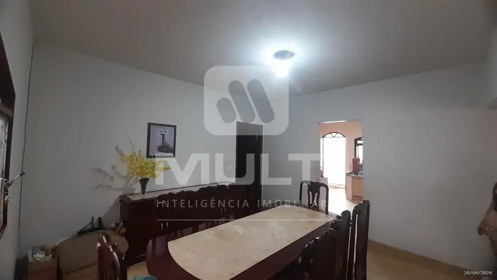 Casa, 3 quartos, 228 m² - Foto 4
