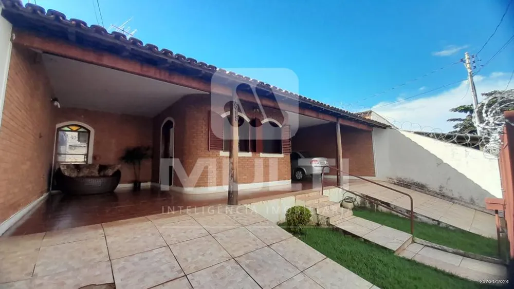 Casa, 3 quartos, 228 m² - Foto 1