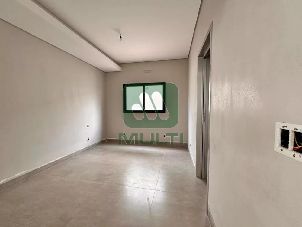 Casa de Condomínio à venda com 4 quartos, 320m² - Foto 4