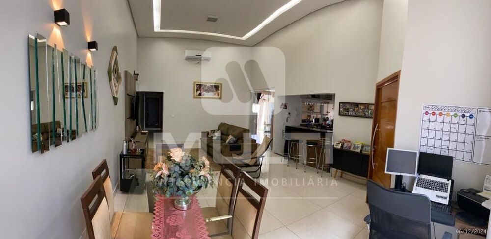 Casa, 3 quartos, 216 m² - Foto 4