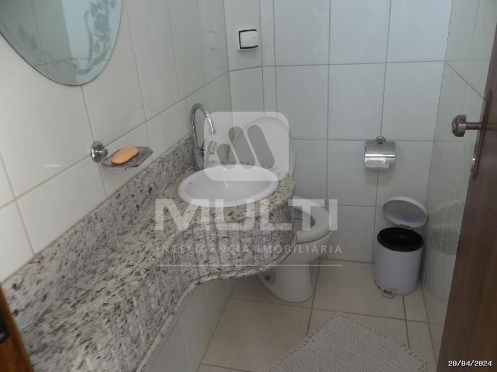 Casa, 4 quartos, 438 m² - Foto 1