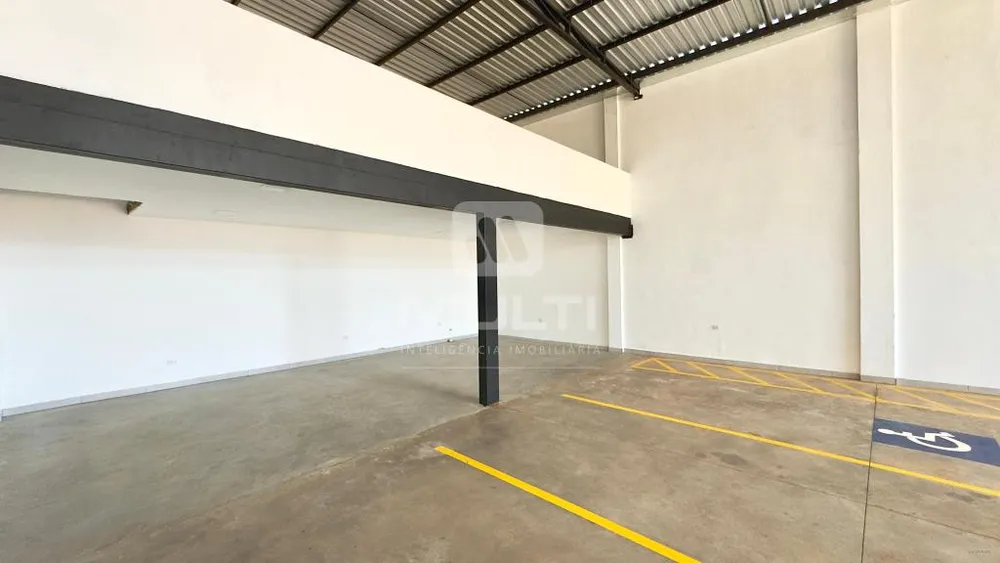 Casa, 1 quarto, 310 m² - Foto 2