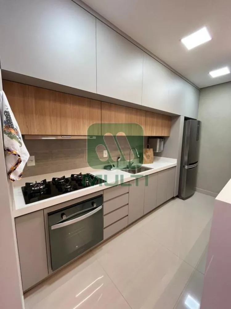 Apartamento à venda com 3 quartos, 97m² - Foto 8