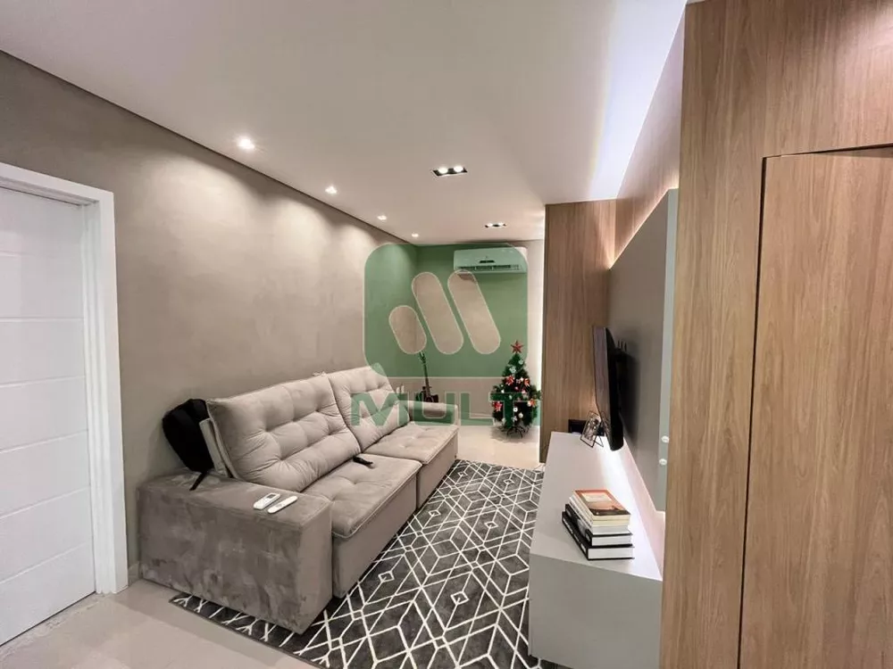 Apartamento à venda com 3 quartos, 97m² - Foto 2