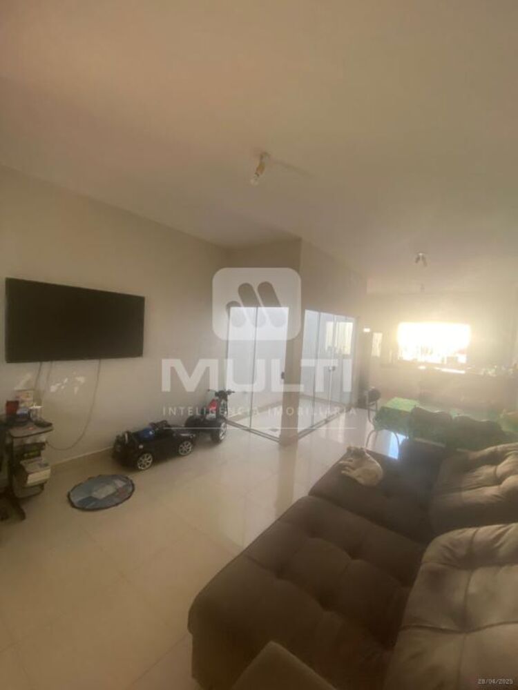 Casa, 3 quartos, 169 m² - Foto 1