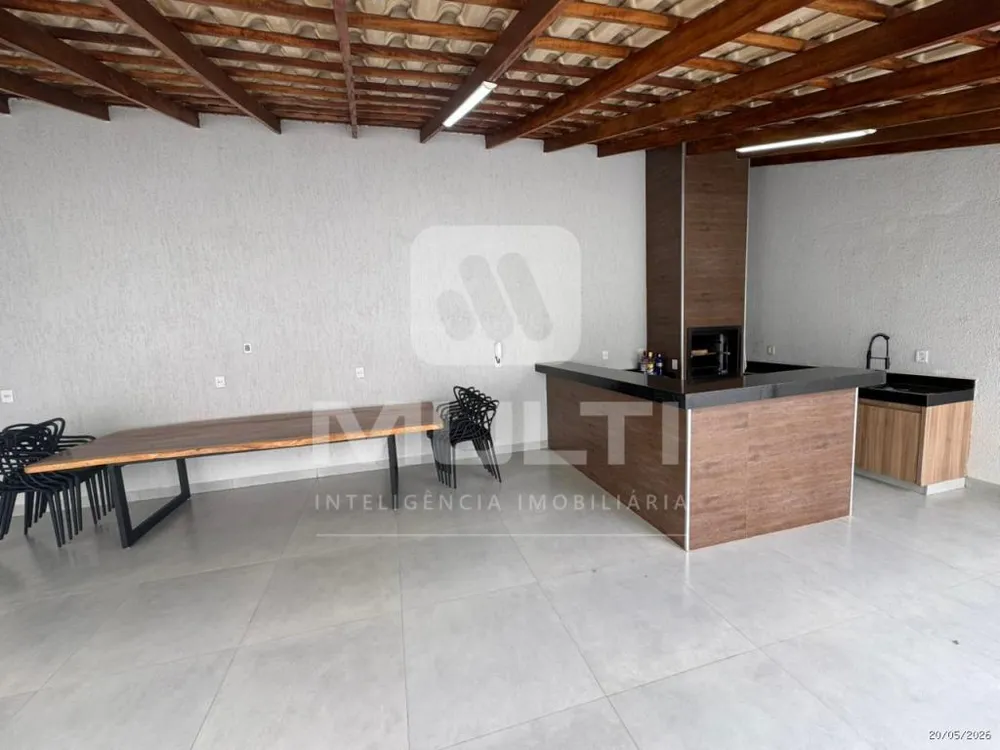 Casa, 3 quartos, 235 m² - Foto 1