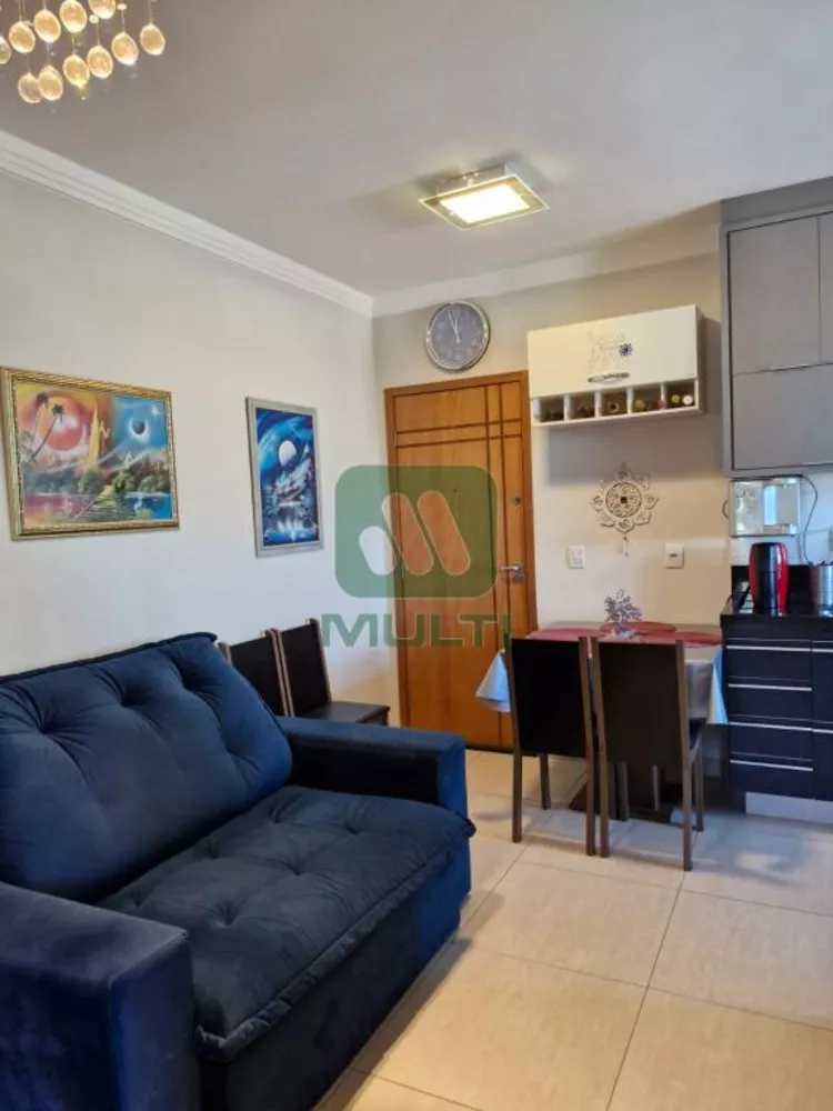 Apartamento à venda com 2 quartos, 50m² - Foto 2