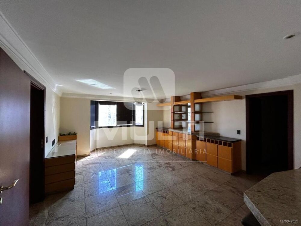 Apartamento, 4 quartos, 218 m² - Foto 1