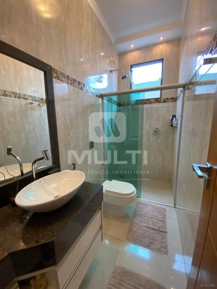 Casa, 3 quartos, 220 m² - Foto 2