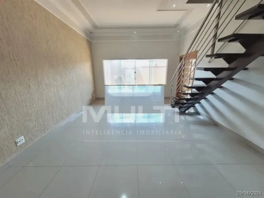 Casa, 3 quartos, 230 m² - Foto 1