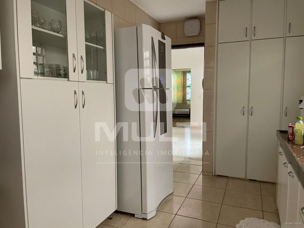 Casa, 3 quartos, 182 m² - Foto 2
