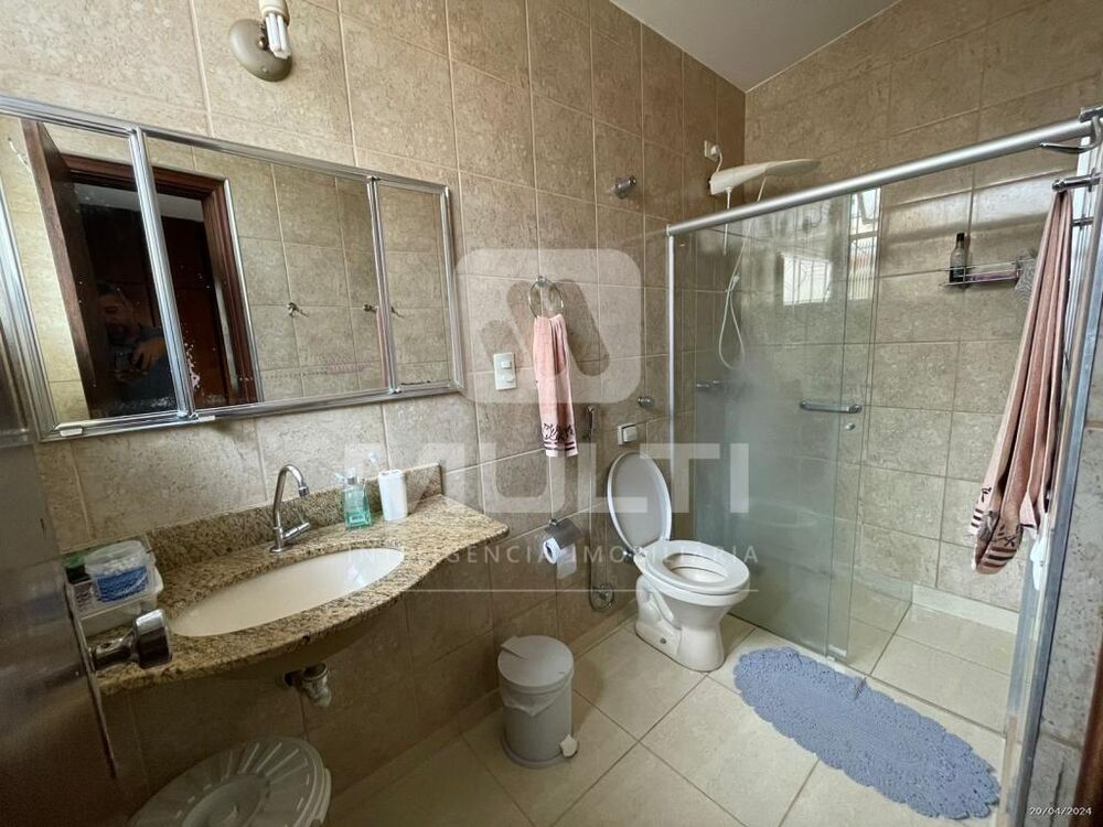 Casa, 3 quartos, 182 m² - Foto 1