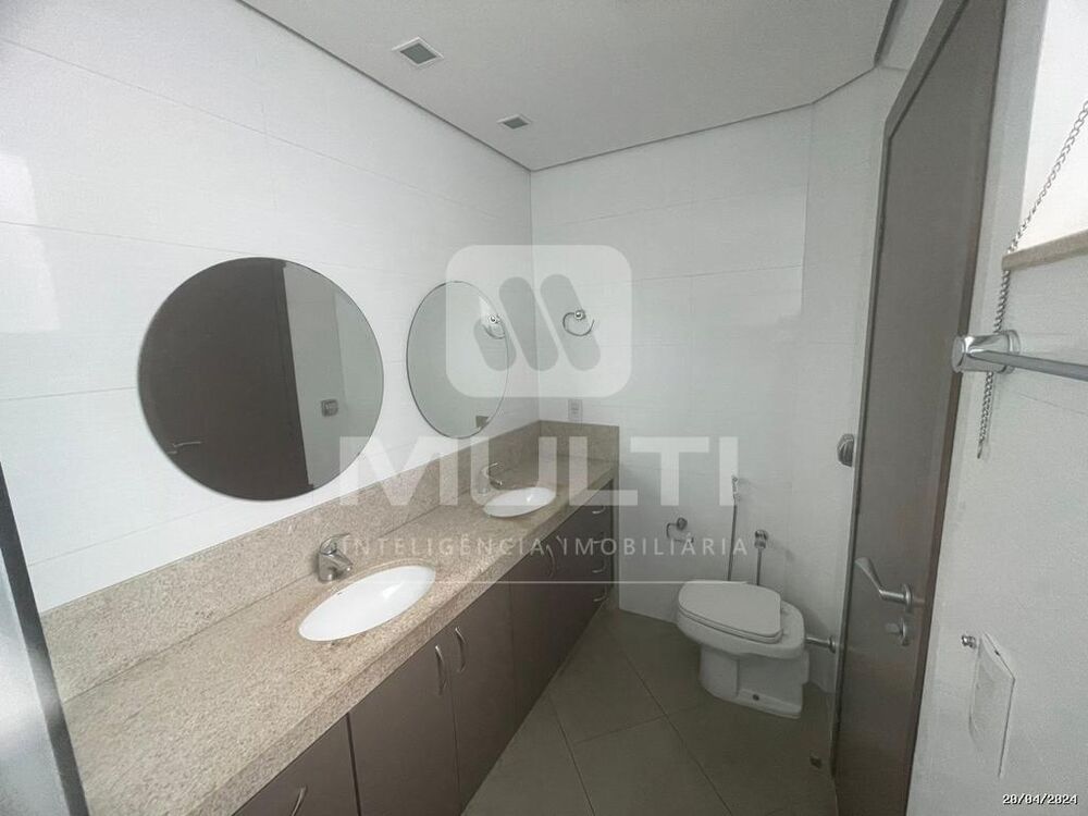 Casa à venda com 3 quartos, 250m² - Foto 11