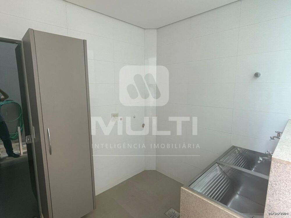 Casa à venda com 3 quartos, 250m² - Foto 15