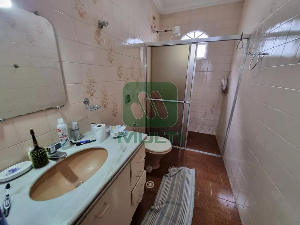 Casa à venda com 3 quartos, 200m² - Foto 13