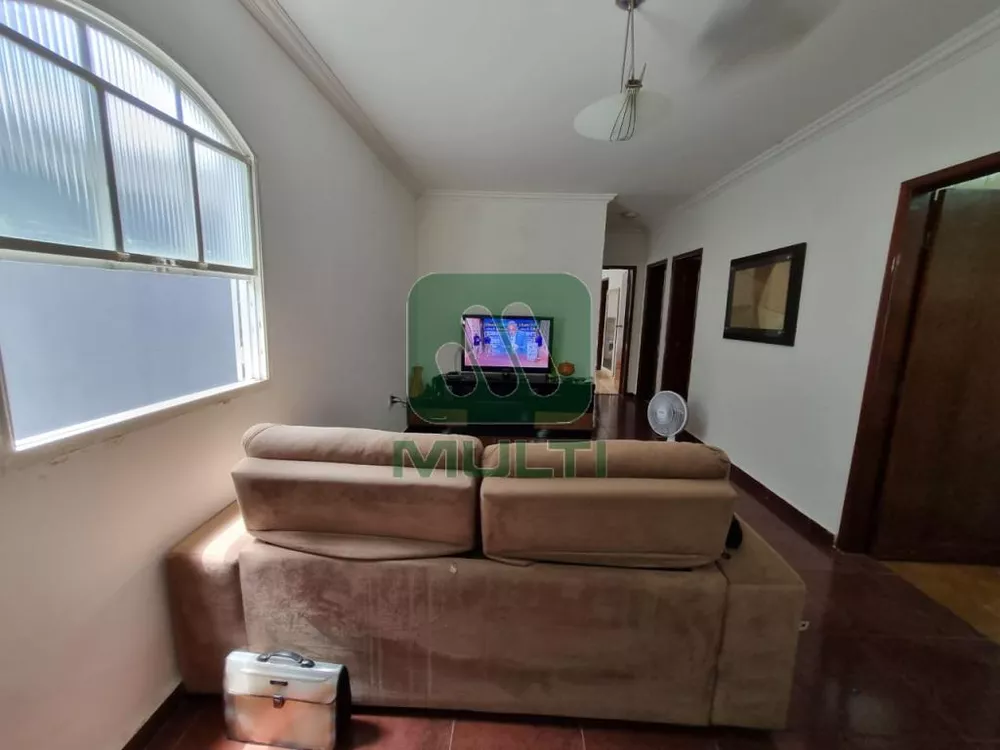 Casa à venda com 3 quartos, 200m² - Foto 5